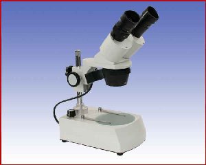 Mikroskop techniczny typ XTL-III